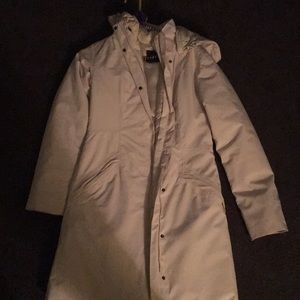 Women’s white north face